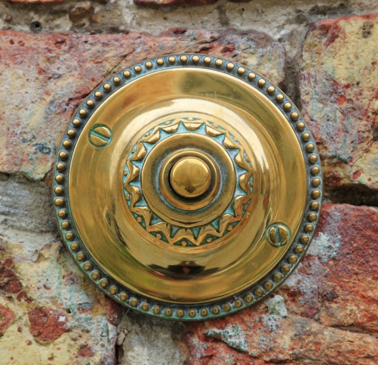 4 Ways Business Doorbells Can Keep Your Business Safe